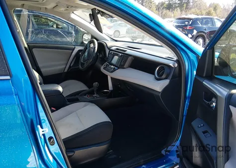 2017 Toyota Rav4 Xle из США, поврежденный, VIN JTMRFREV2HJ716161